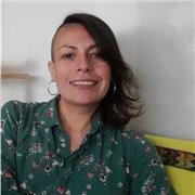 Soy actriz y profesora de teatro , diplomada en Teatro Aplicado (educación, comunidad y salud) ofrezco clases para niños, niñas, adolescentes y o adultos mayores interesados. Tengo 10 años de experiencia educativa aproximadamente.
Tengo disponibilidad on